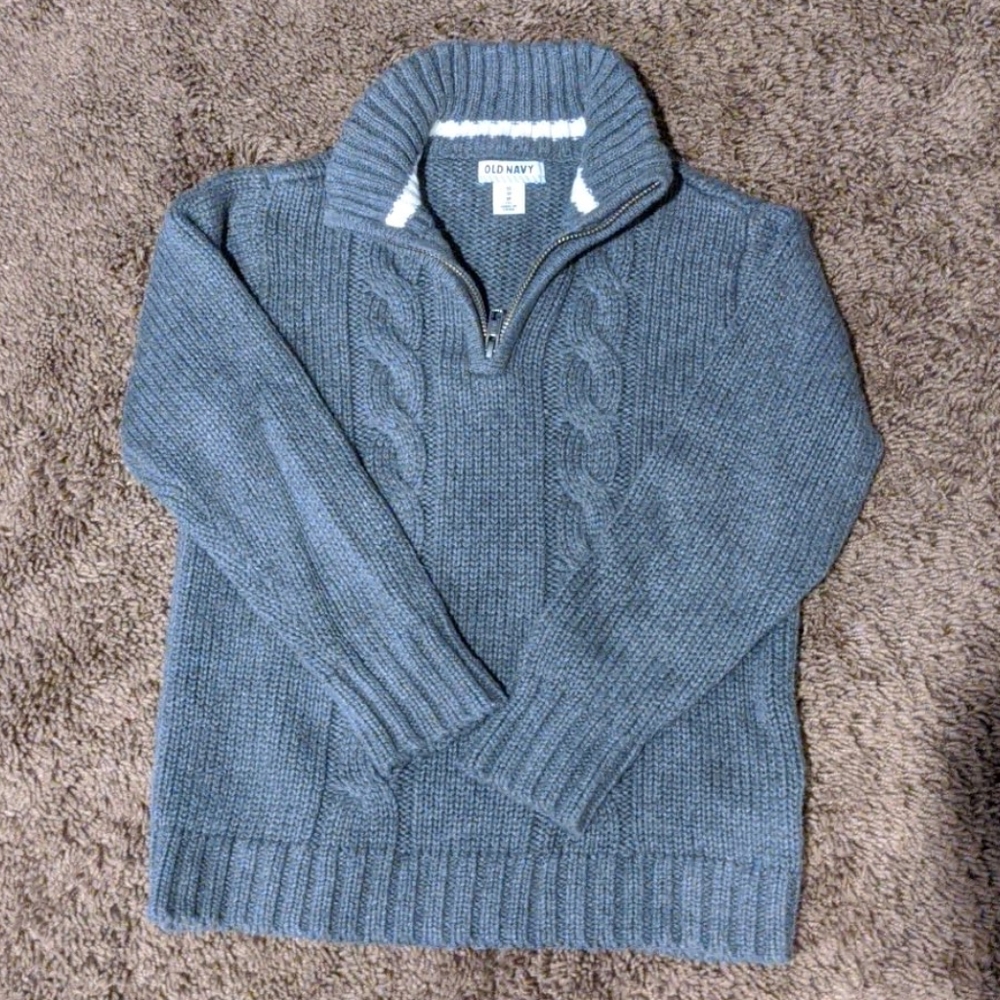 Old navy sweater